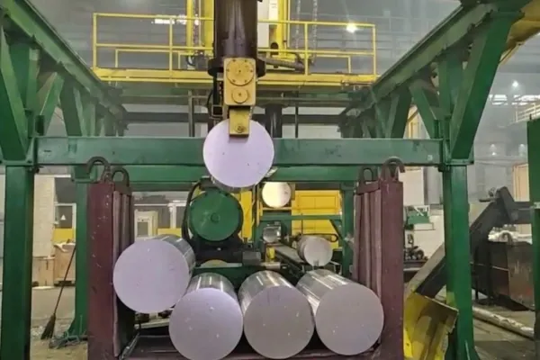 Stacking center for peeled billets