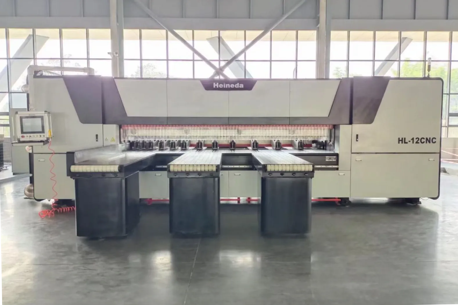 Heineda 12cnc front view metal cutting equipment